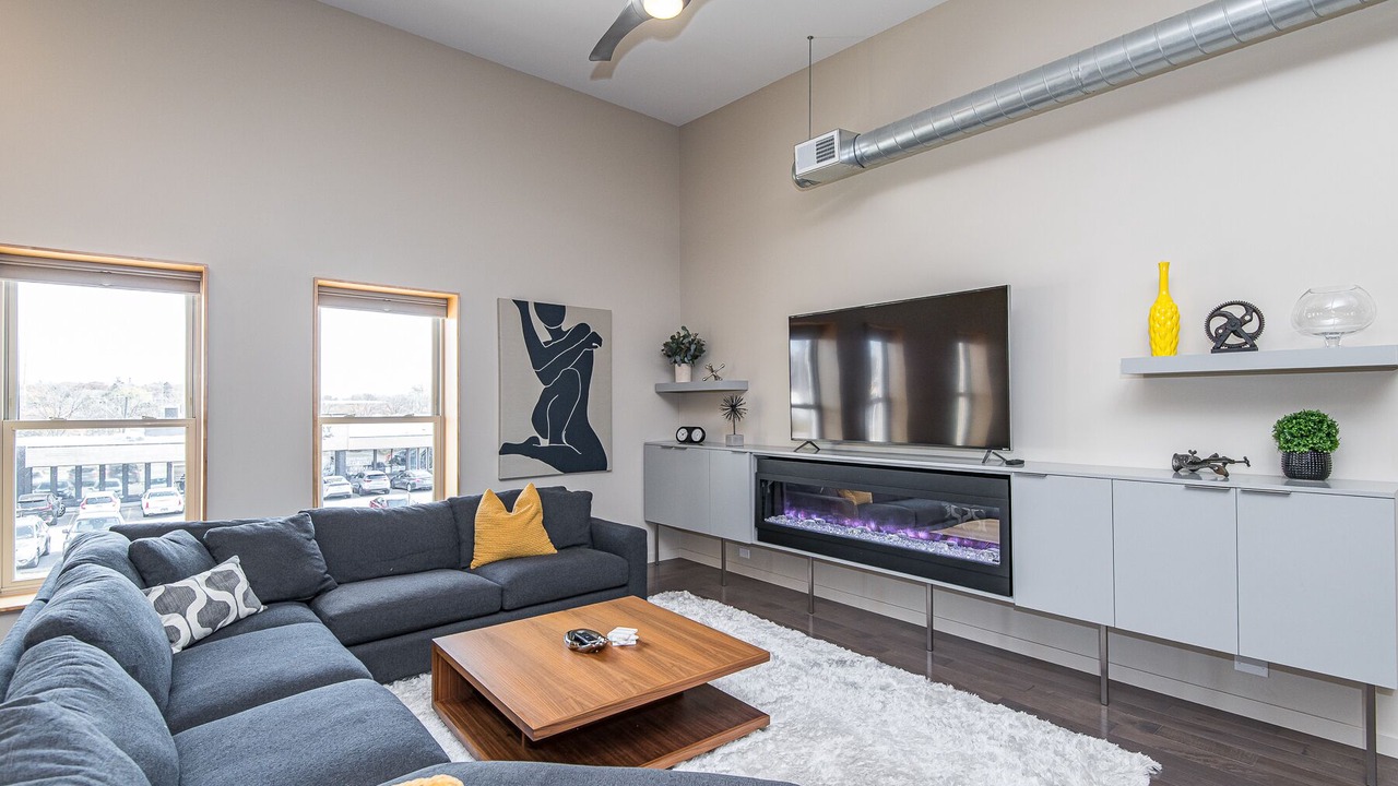 Photo of Livingroom in East Side Pioneers
