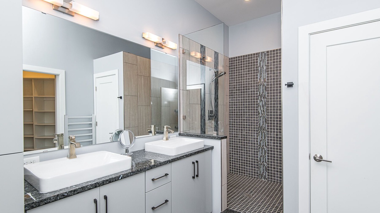Photo of Bathroom in East Side Pioneers