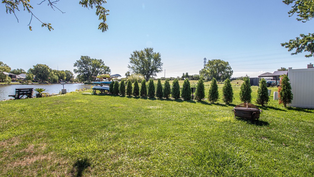 Photo of Outdoor in Lakeshore