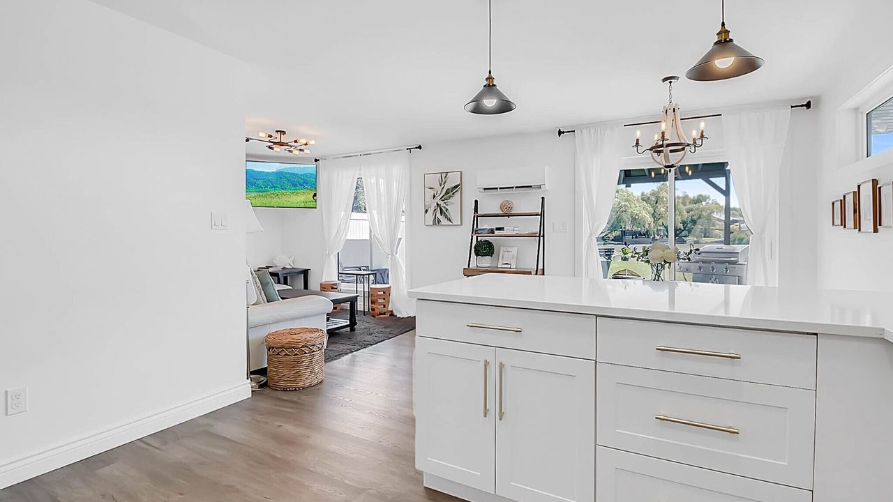 Photo of Livingroom in Lakeshore