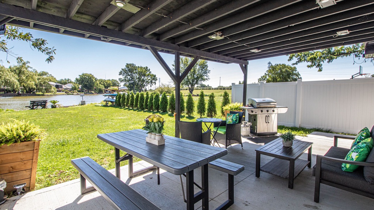Photo of Outdoor in Lakeshore