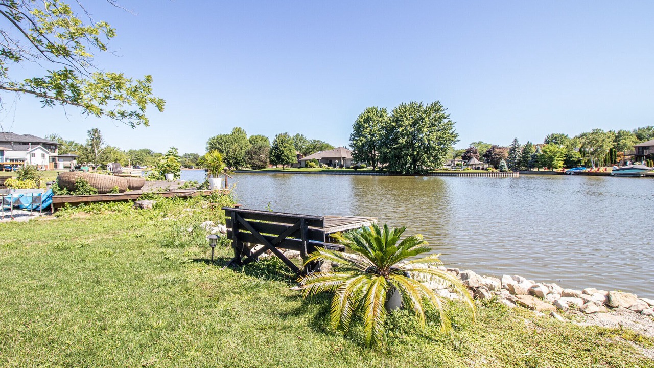 Photo of Outdoor in Lakeshore