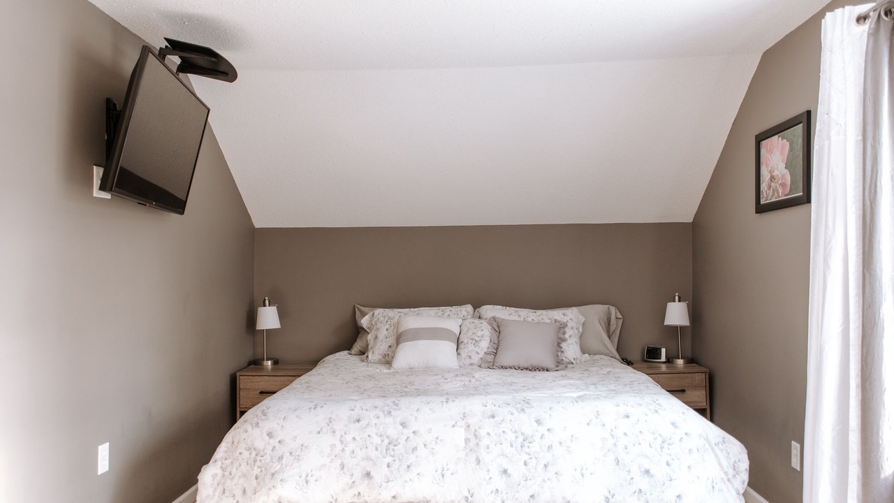 Photo of Bedroom in Hermantown