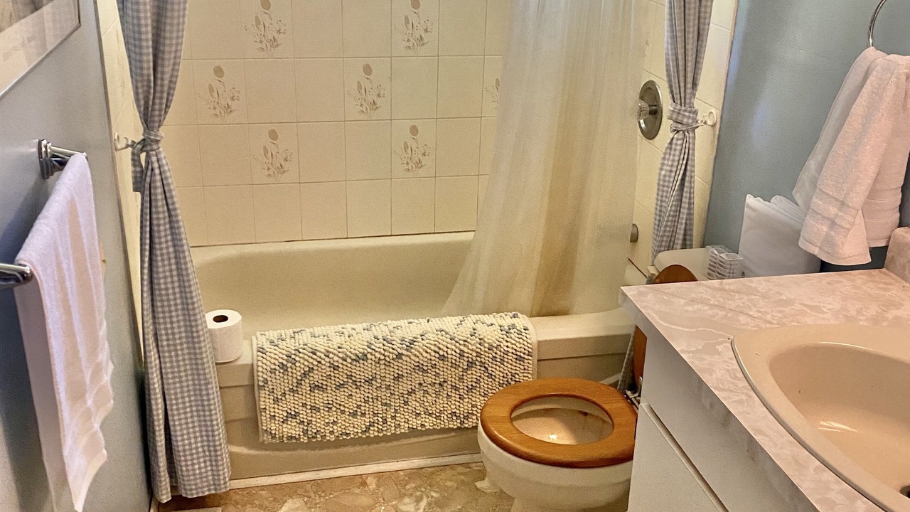 Photo of Bathroom in Cloyne