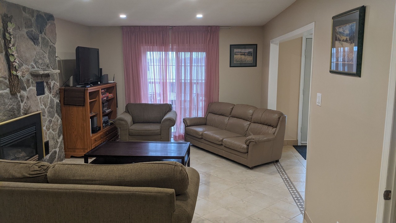 Photo of Livingroom in Puslinch