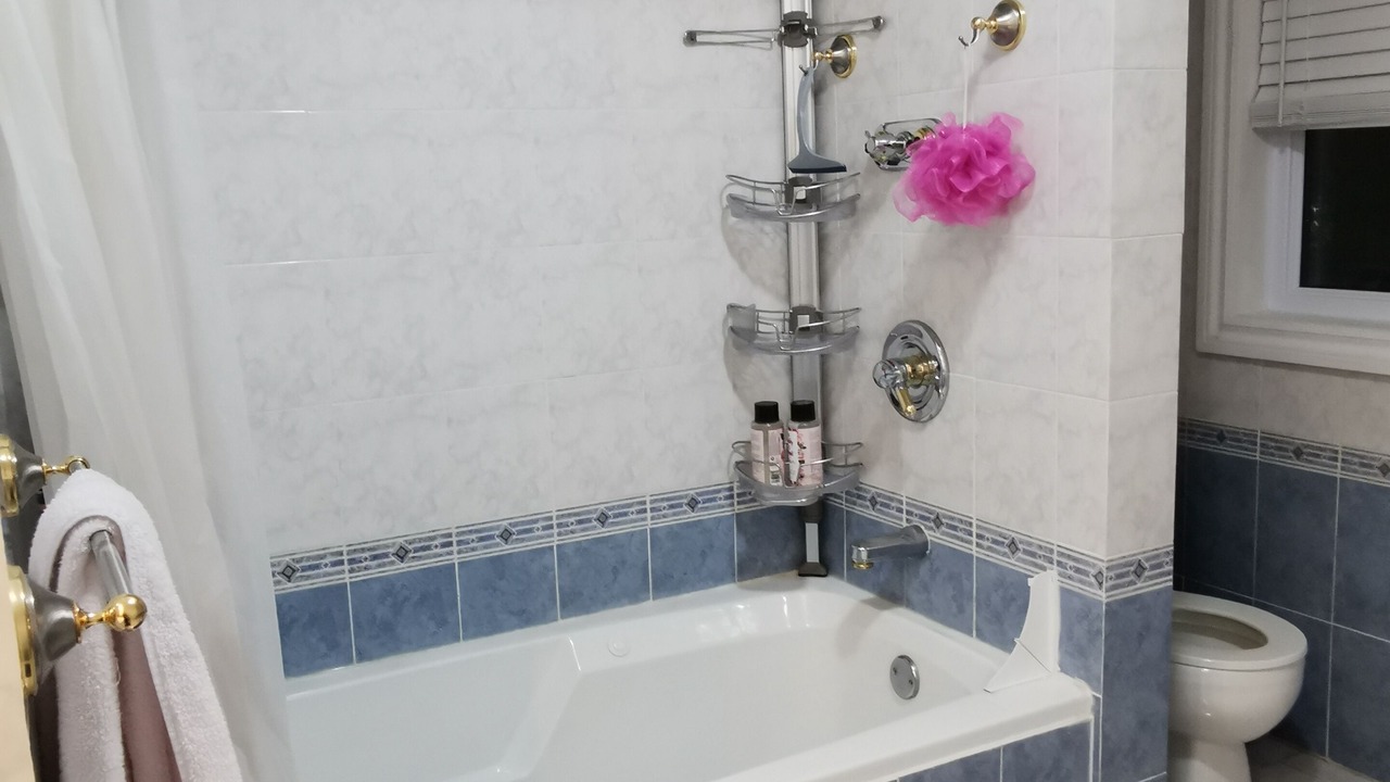 Photo of Bathroom in Lisgar