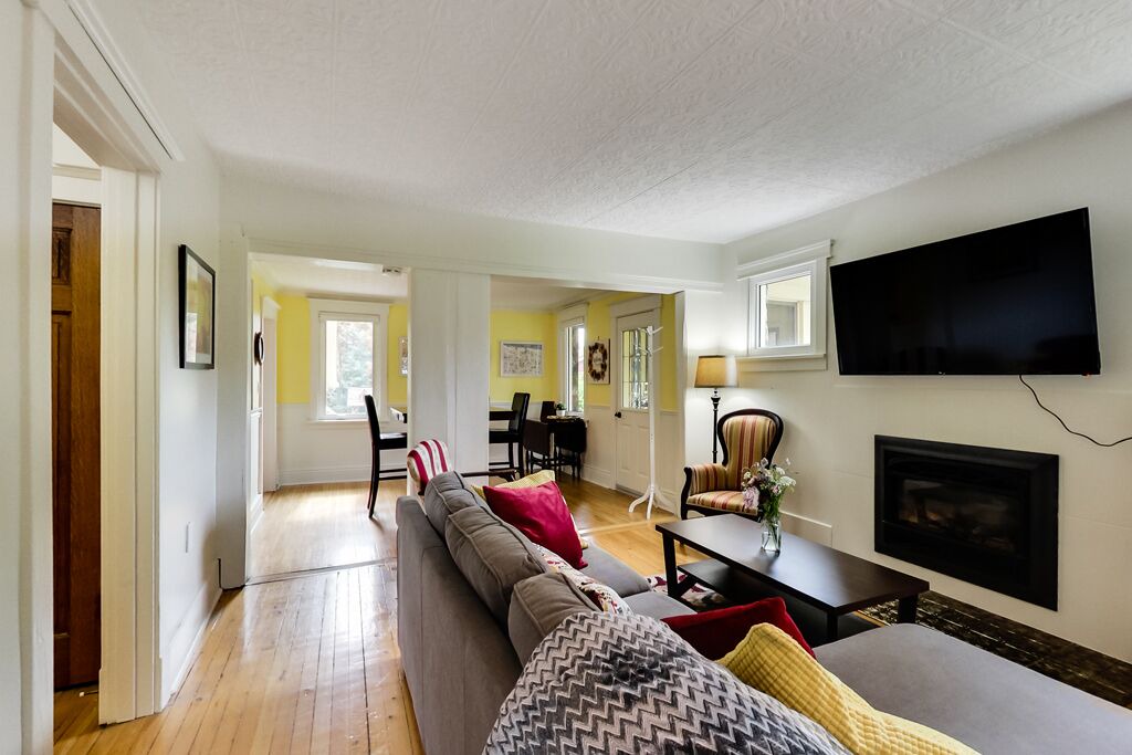 Photo of Livingroom in Beamsville