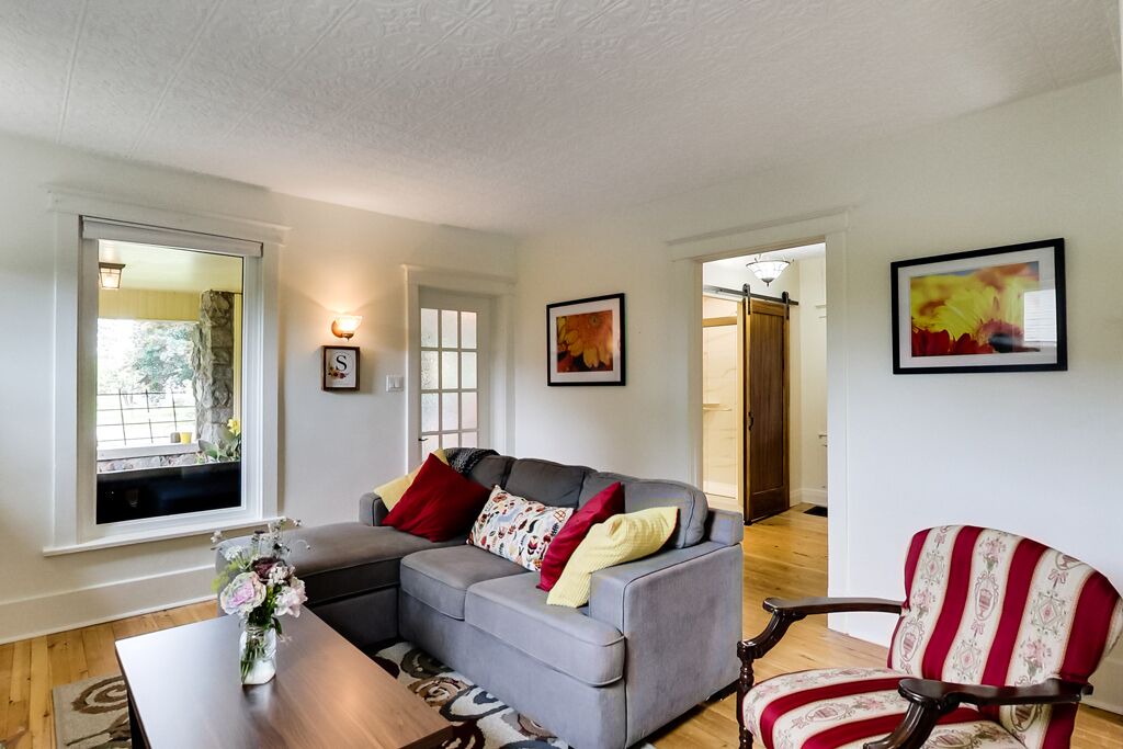 Photo of Livingroom in Beamsville