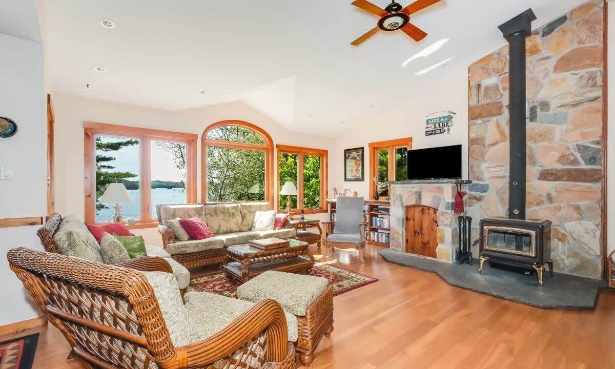 Photo of Livingroom in Frontenac