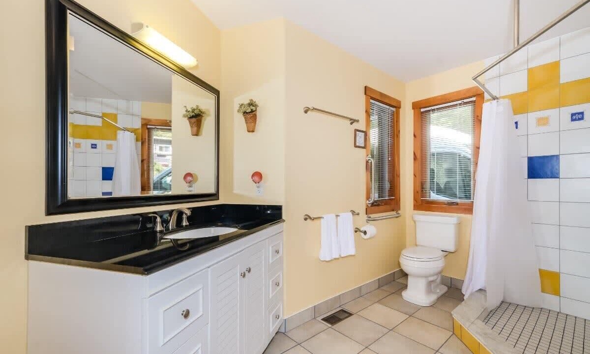 Photo of Bathroom in Frontenac