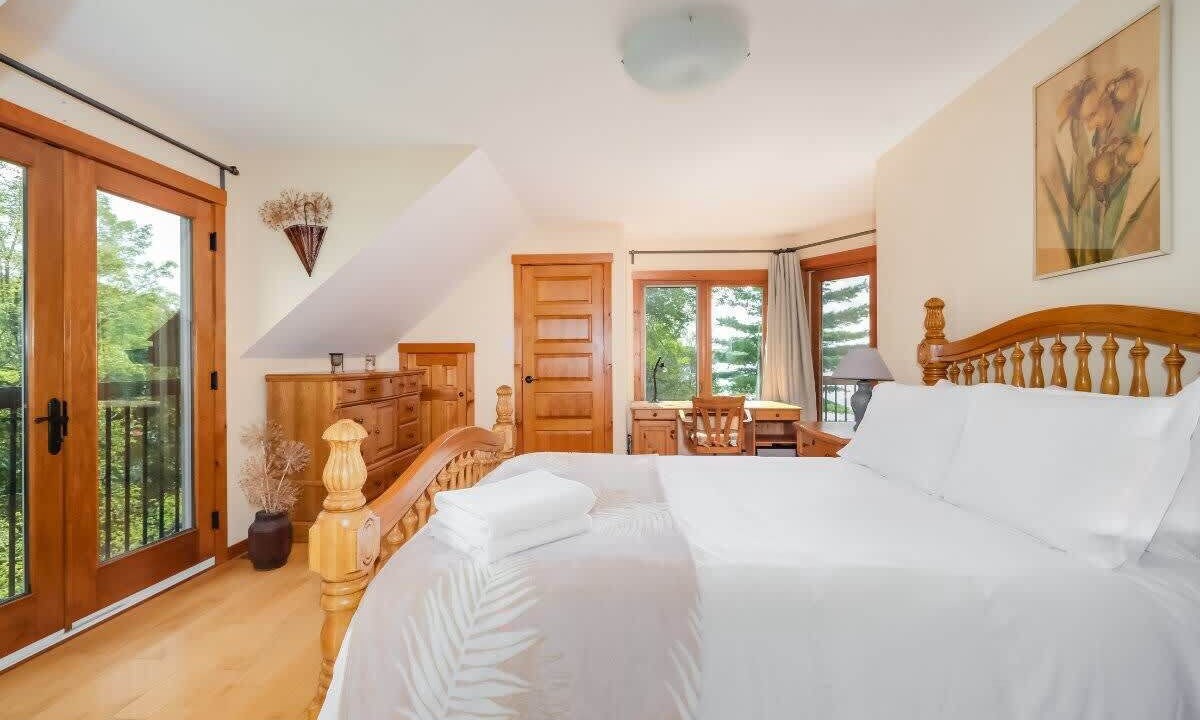 Photo of Bedroom in Frontenac