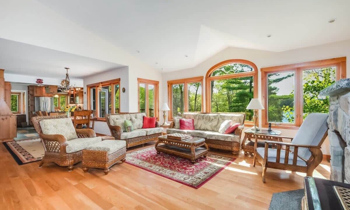 Photo of Livingroom in Frontenac