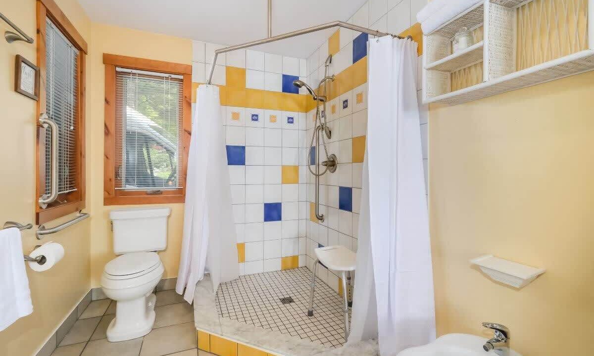 Photo of Bathroom in Frontenac