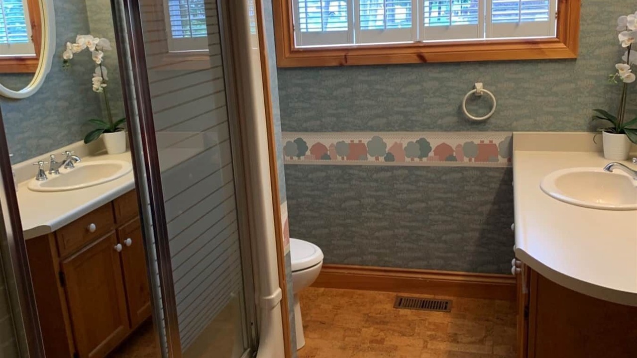 Photo of Bathroom in Long Point