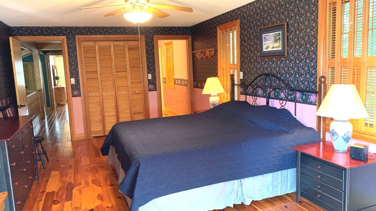Photo of Bedroom in Long Point