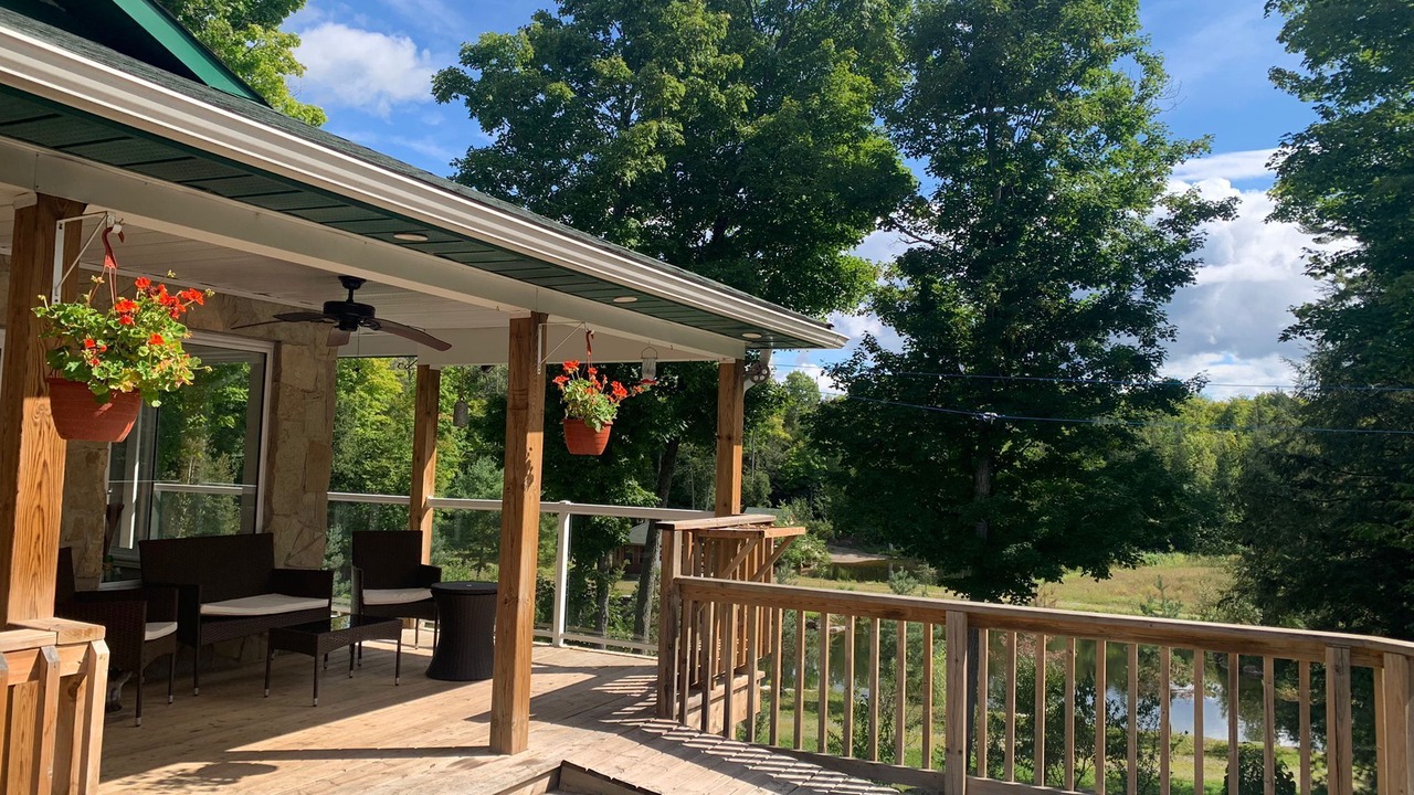 Photo of Patio Balcony in Bobcaygeon