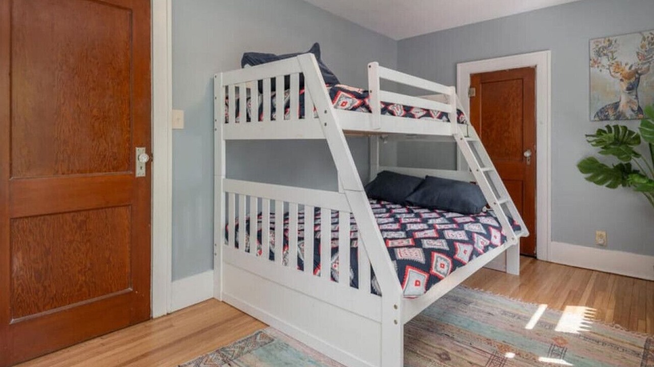 Photo of Bedroom in Glencoe