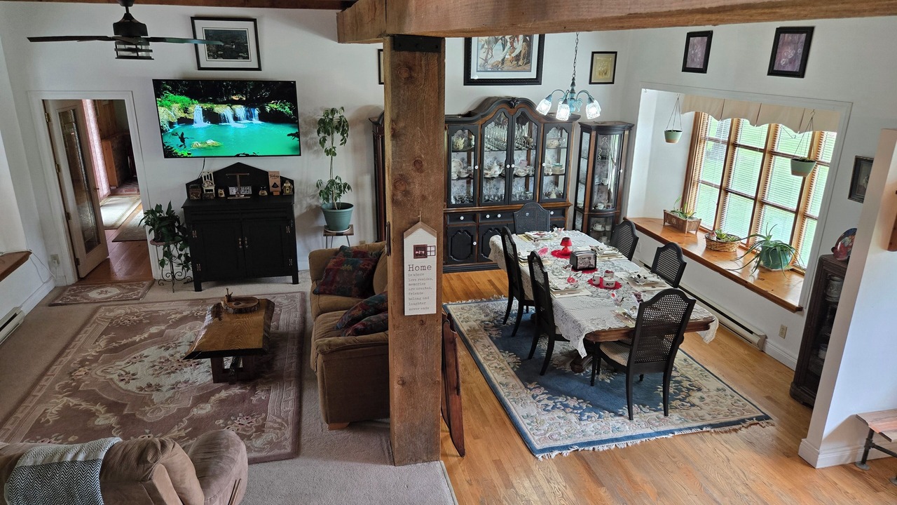 Photo of Livingroom in Rideau Lakes