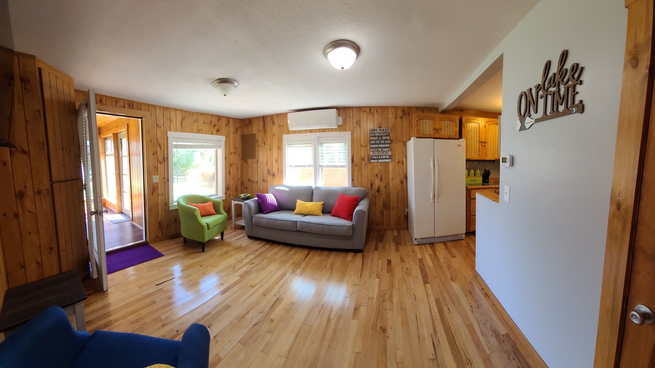 Photo of Livingroom in Backus