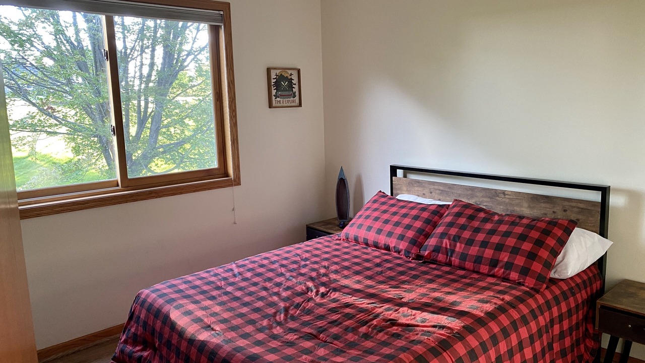 Photo of Bedroom in Lindstrom