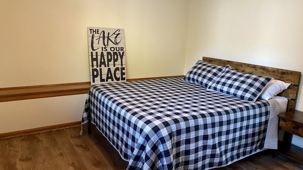 Photo of Bedroom in Lindstrom
