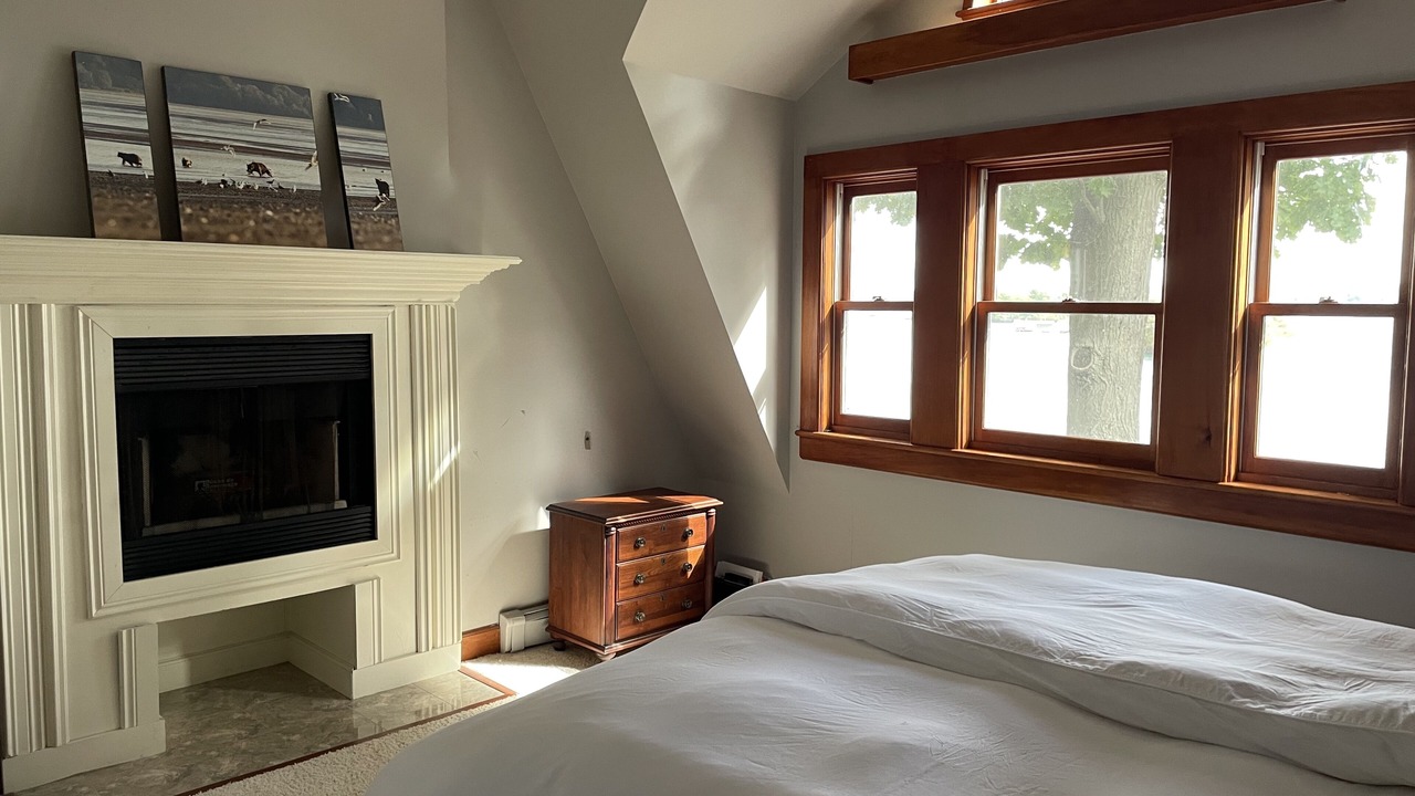 Photo of Bedroom in Elizabethtown-Kitley