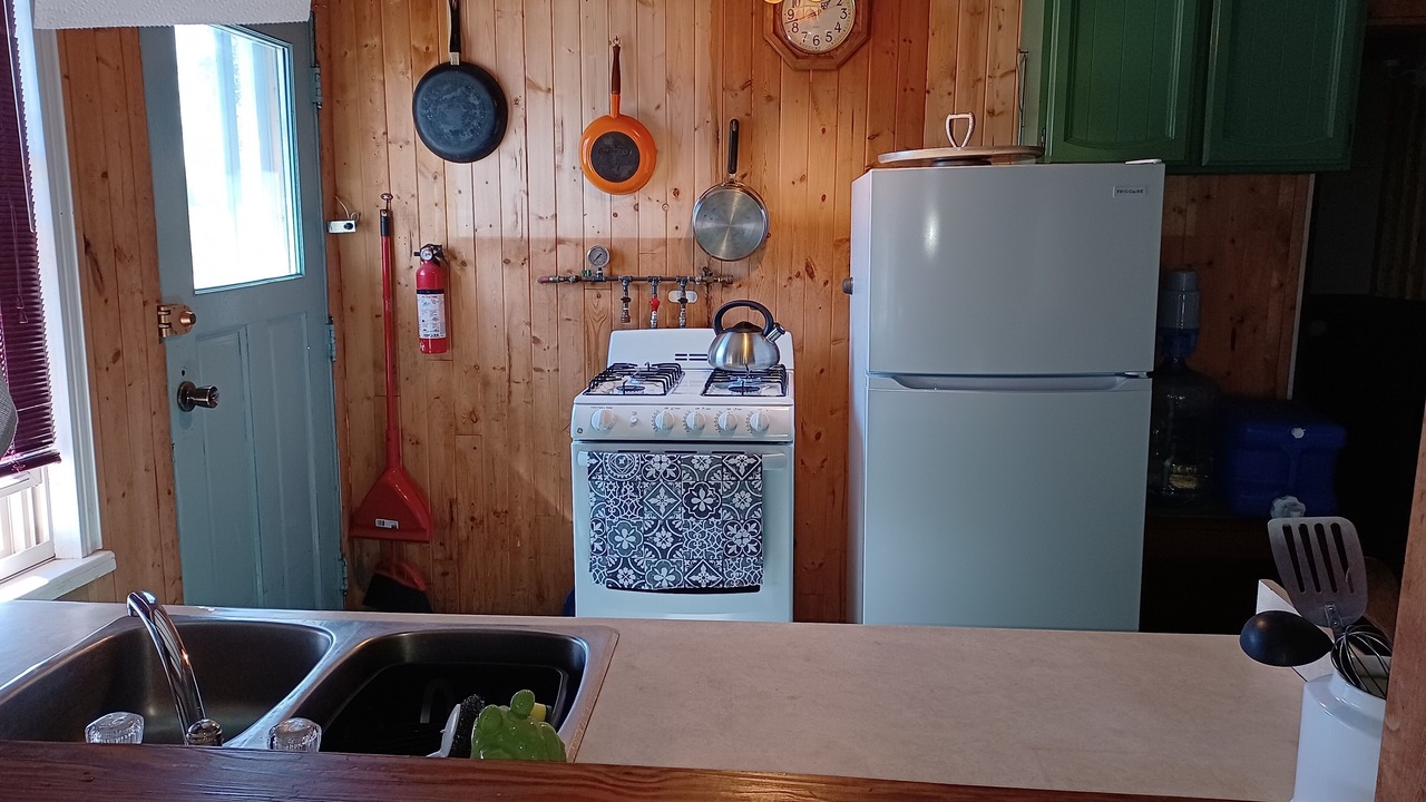 Photo of Kitchen in Unorganized Centre Parry Sound