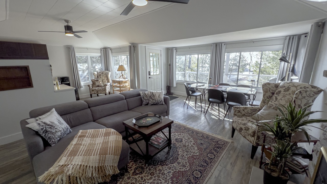 Photo of Livingroom in Tiny