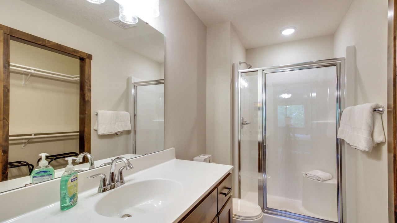 Photo of Bathroom in Lake Shore