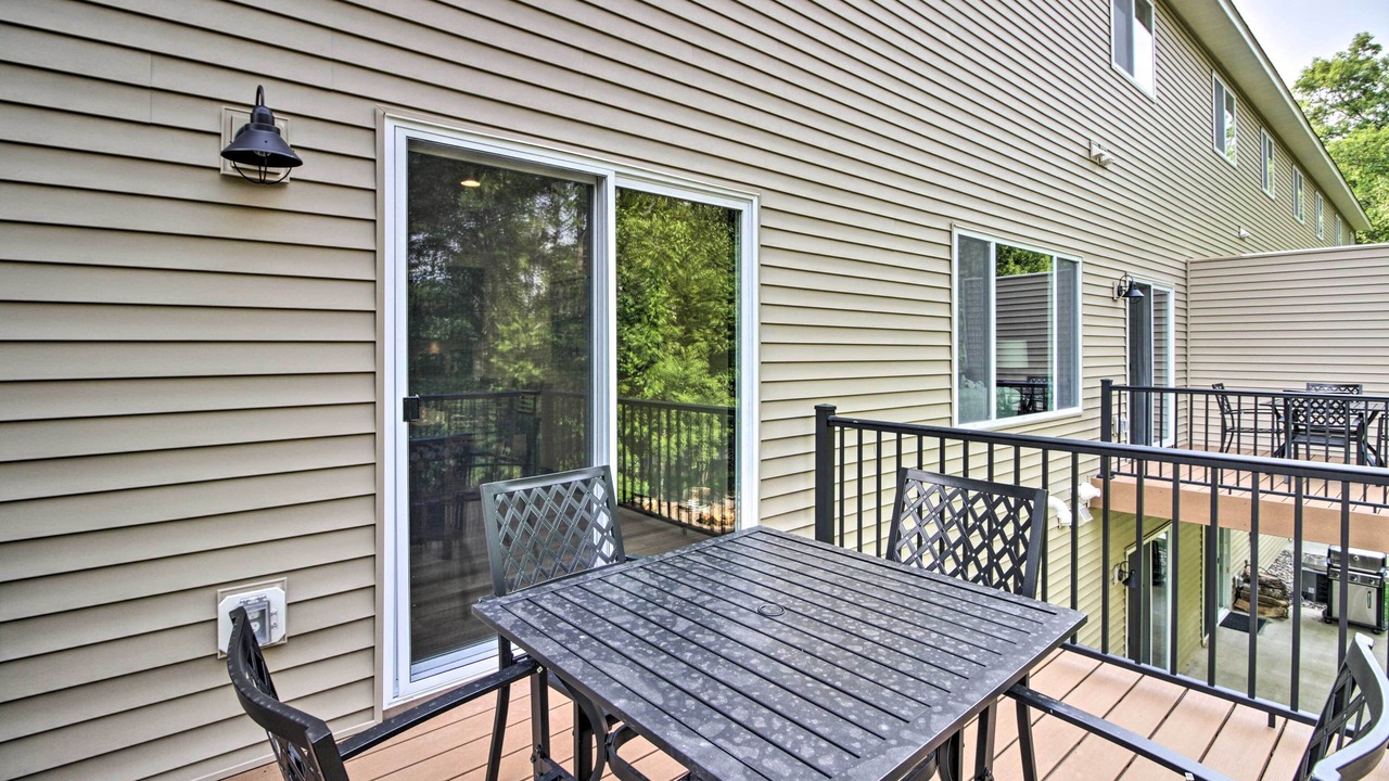 Photo of Patio Balcony in Lake Shore