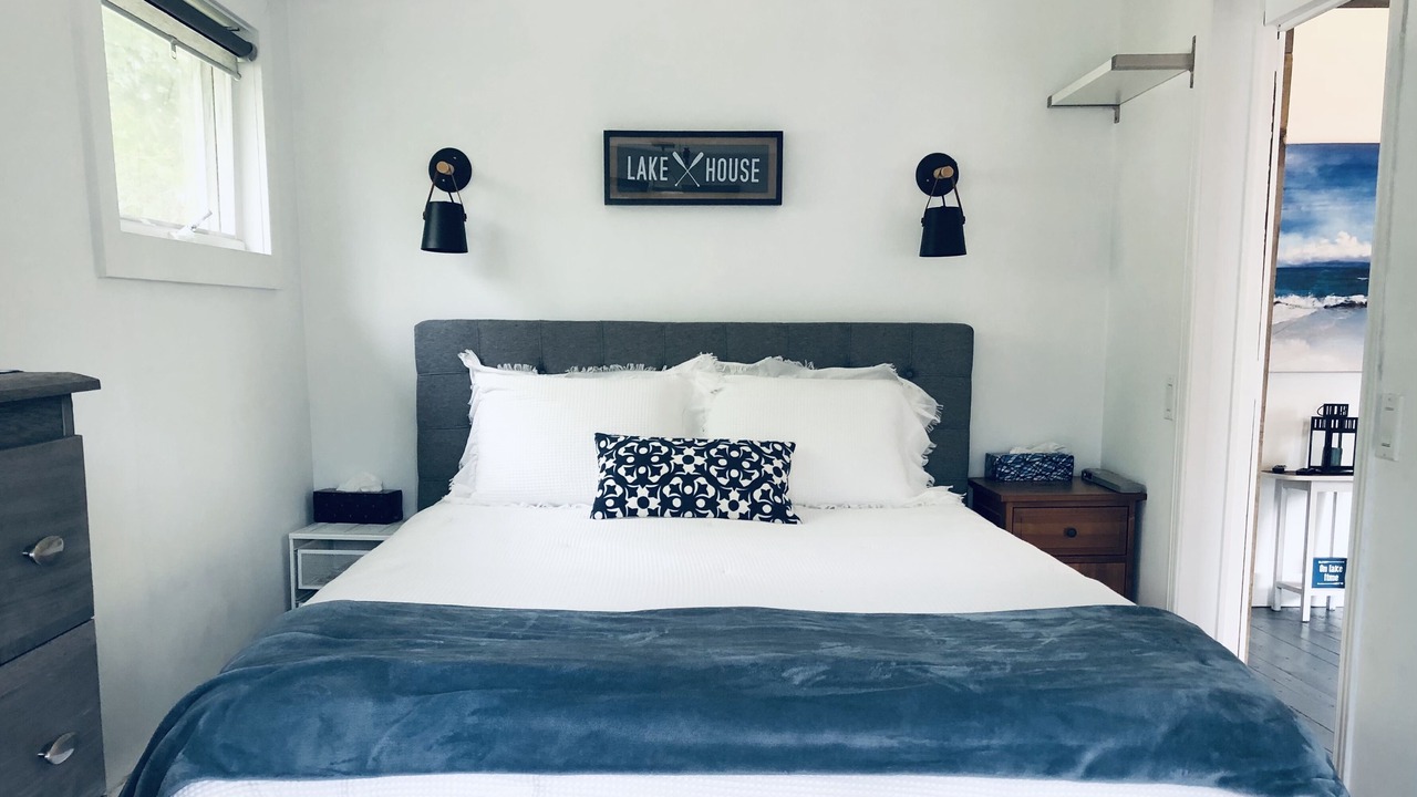 Photo of Bedroom in Crystal Beach