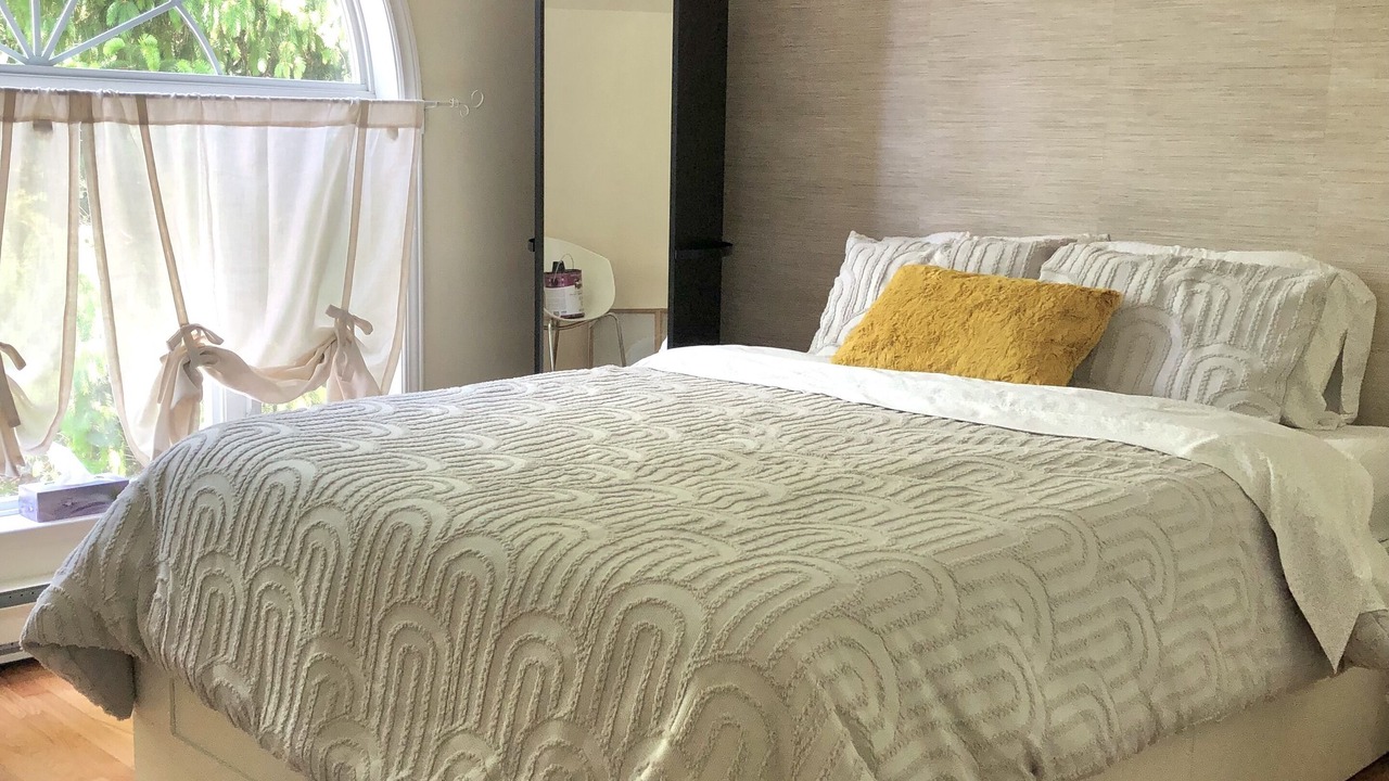 Photo of Bedroom in Lambton Shores