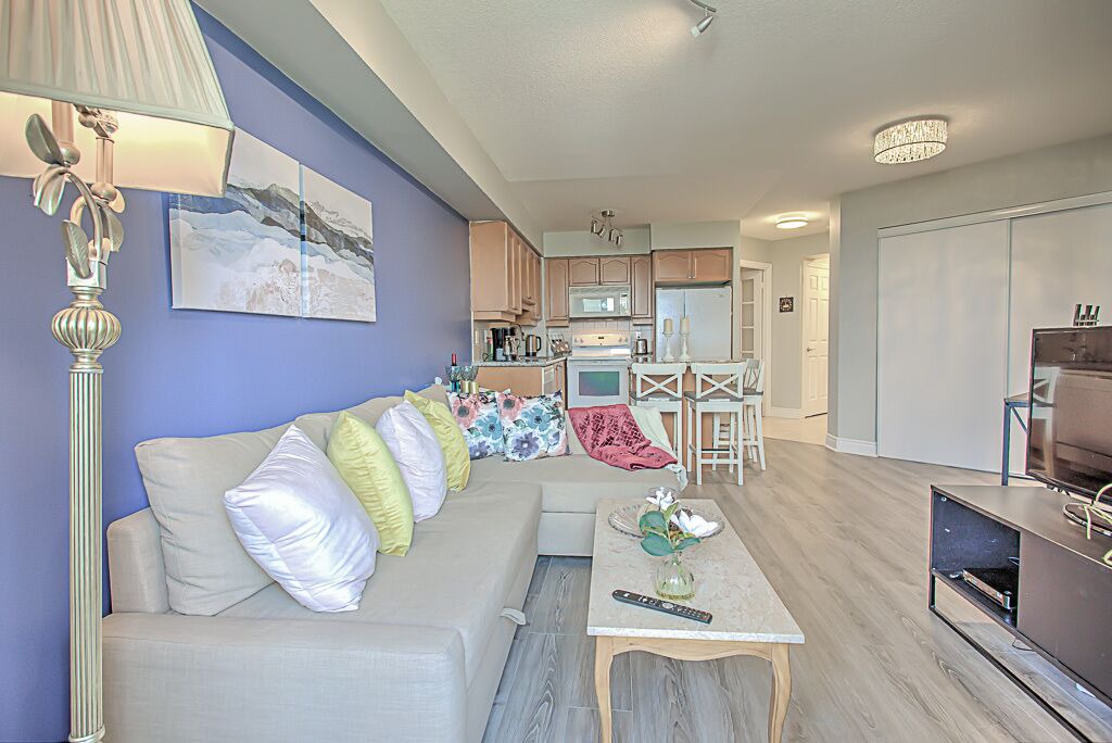Photo of Livingroom in Willowdale