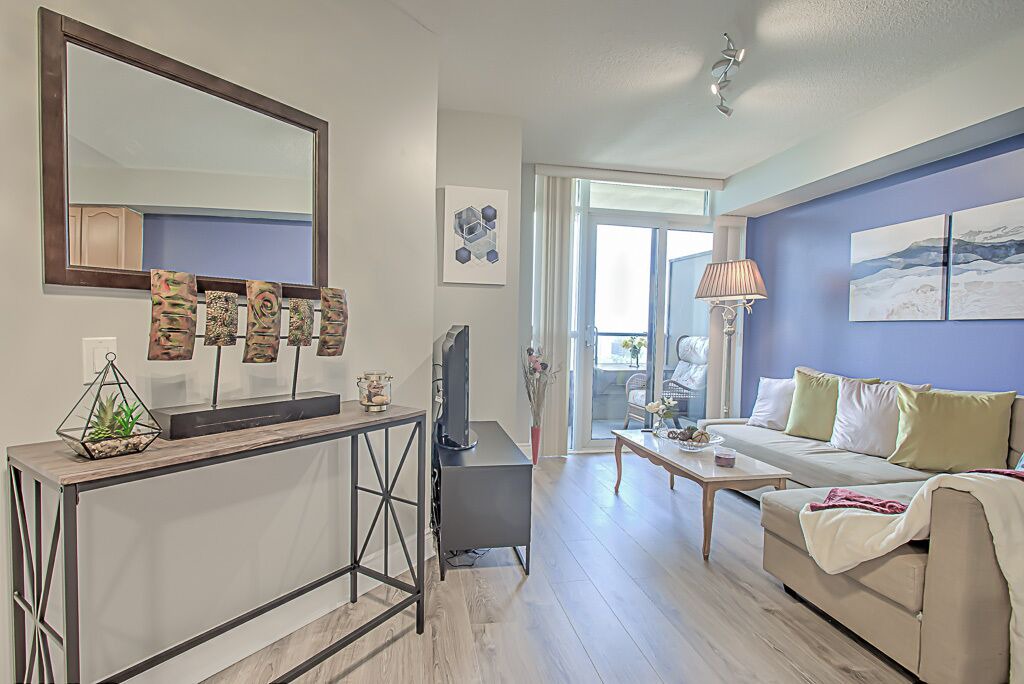 Photo of Livingroom in Willowdale