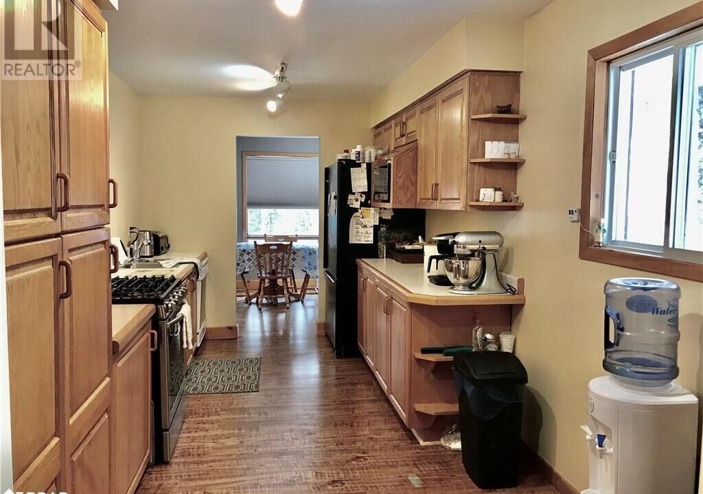Photo of Kitchen in Dysart et al
