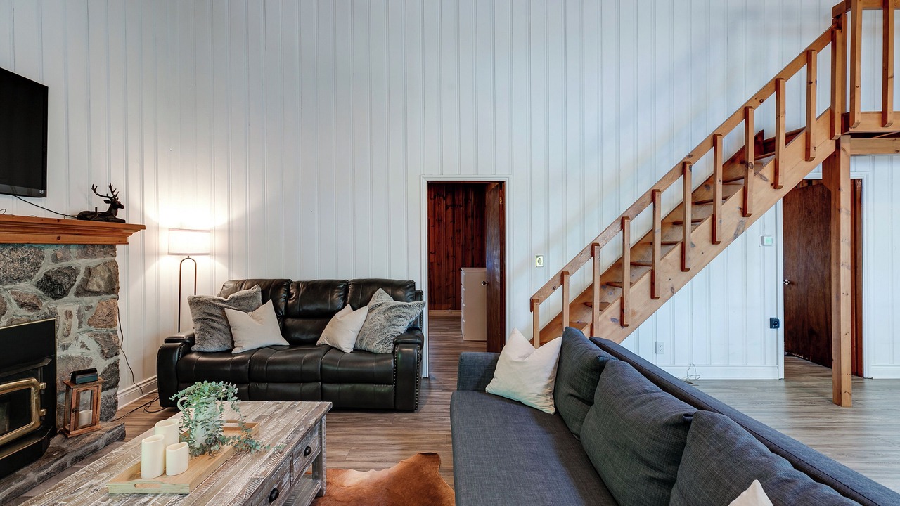 Photo of Livingroom in Georgian Bay