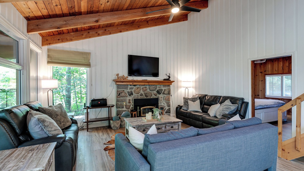 Photo of Livingroom in Georgian Bay