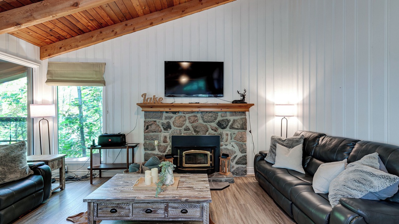 Photo of Livingroom in Georgian Bay
