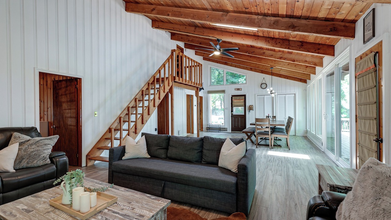 Photo of Livingroom in Georgian Bay