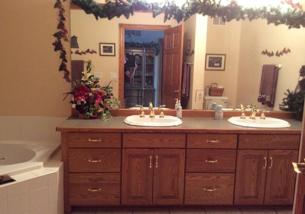 Photo of Bathroom in Elysian