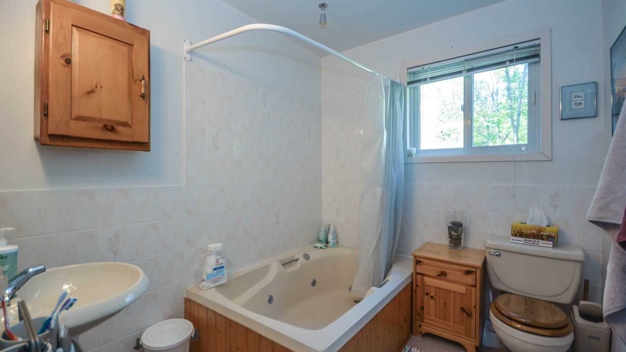 Photo of Bathroom in Victoria Harbour