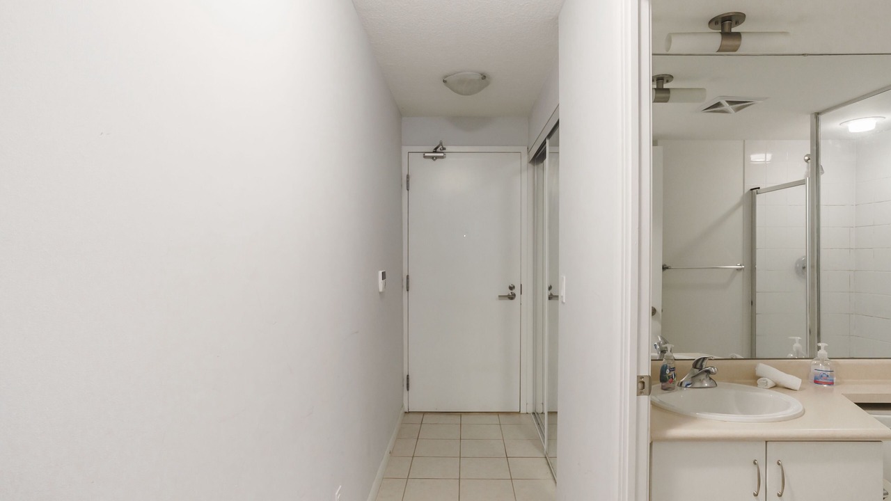 Photo of Bathroom in Bathurst Quay