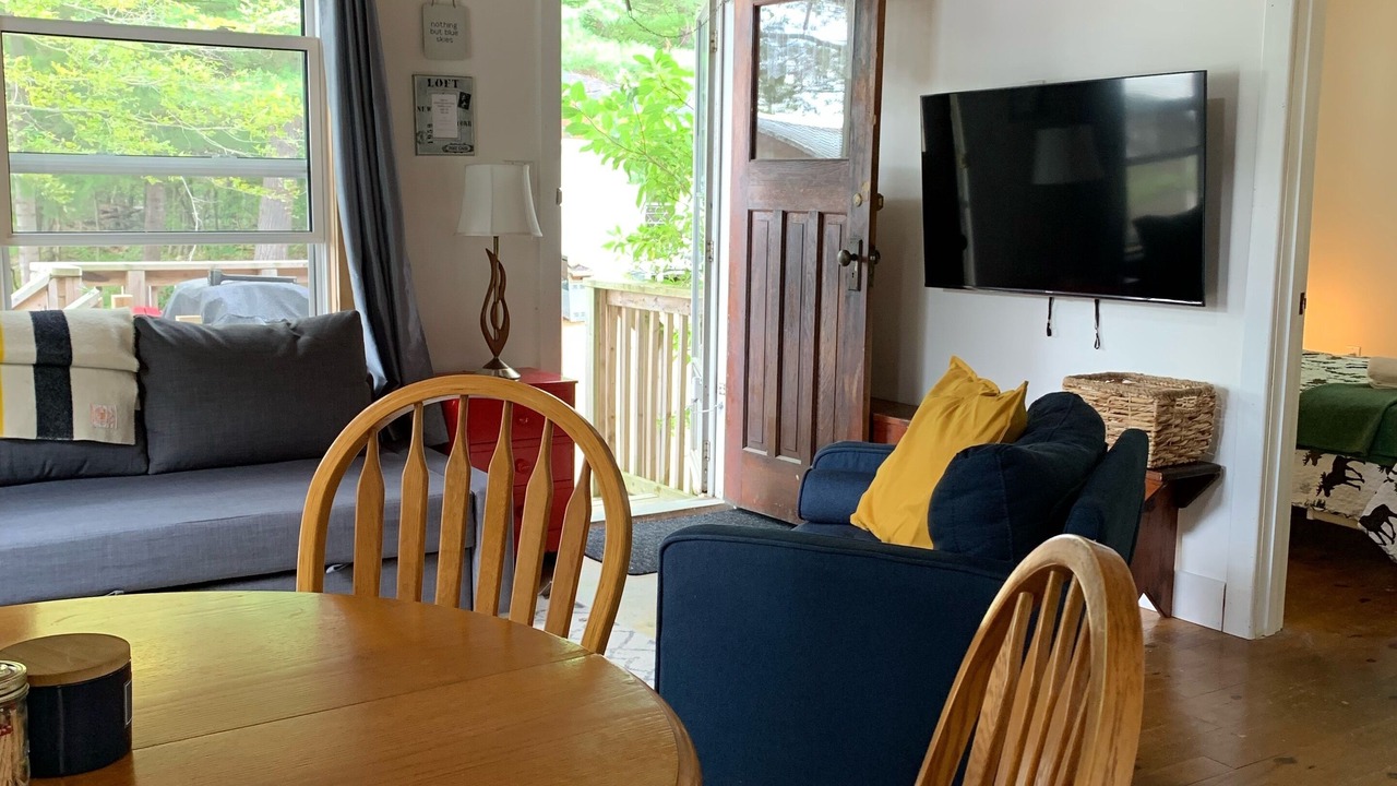 Photo of Livingroom in Rideau Lakes