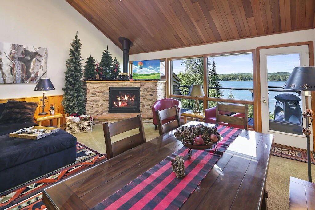 Photo of Livingroom in Two Harbors