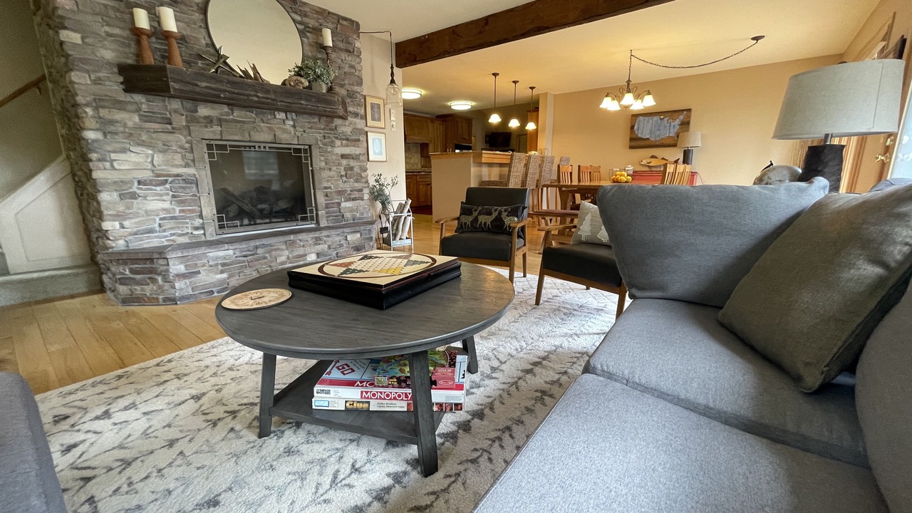 Photo of Livingroom in Crane Lake