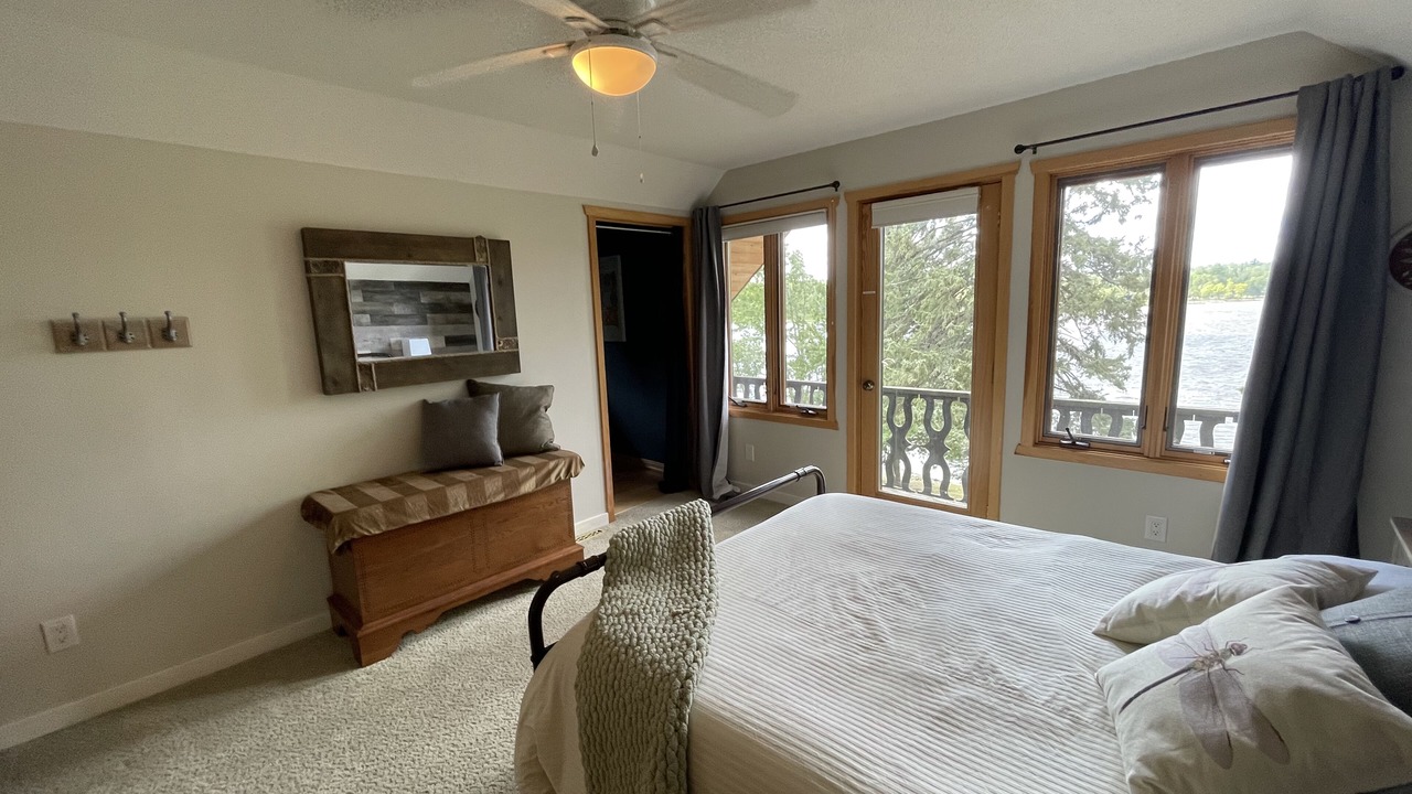 Photo of Bedroom in Crane Lake