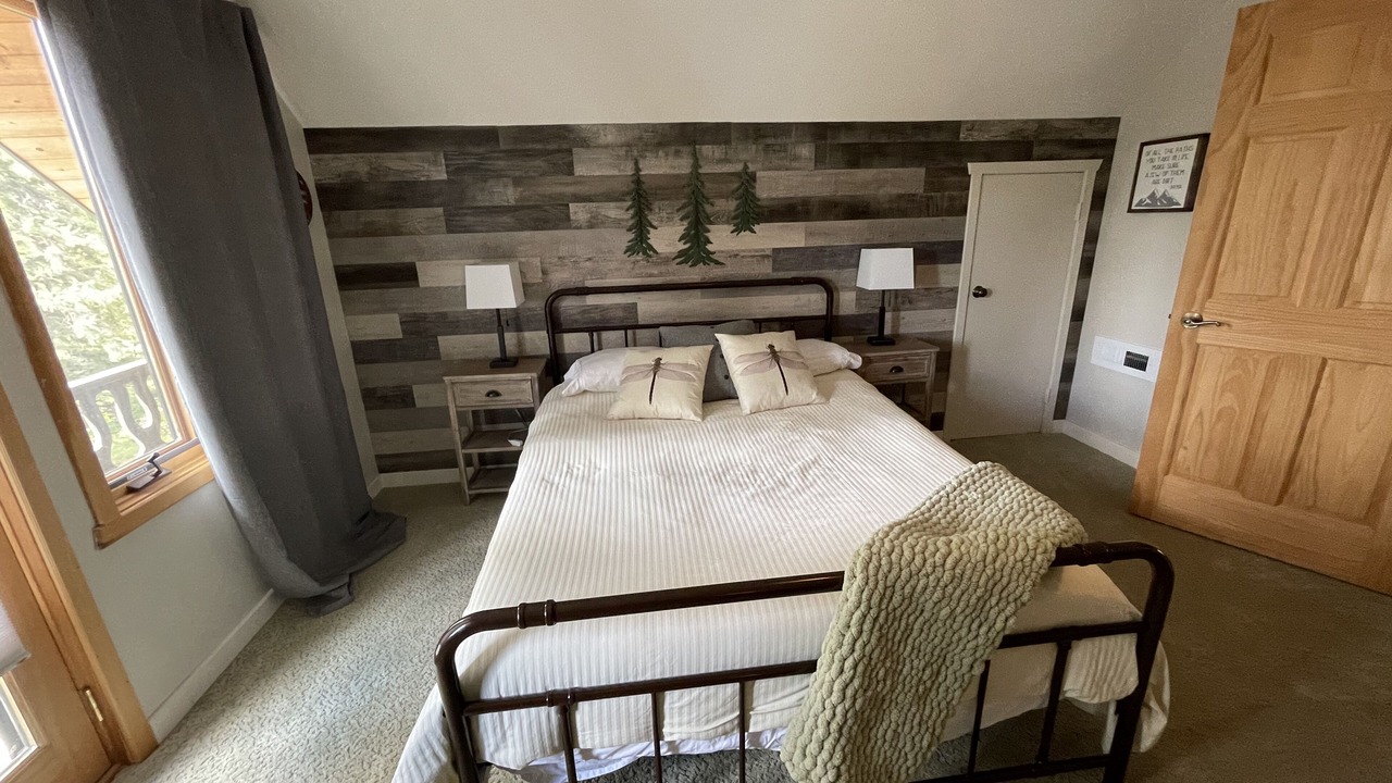 Photo of Bedroom in Crane Lake