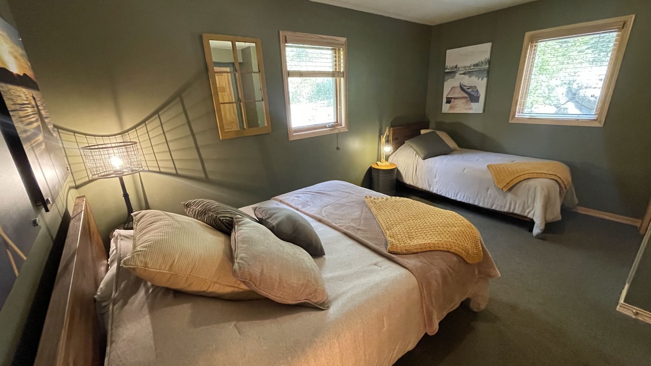 Photo of Bedroom in Crane Lake