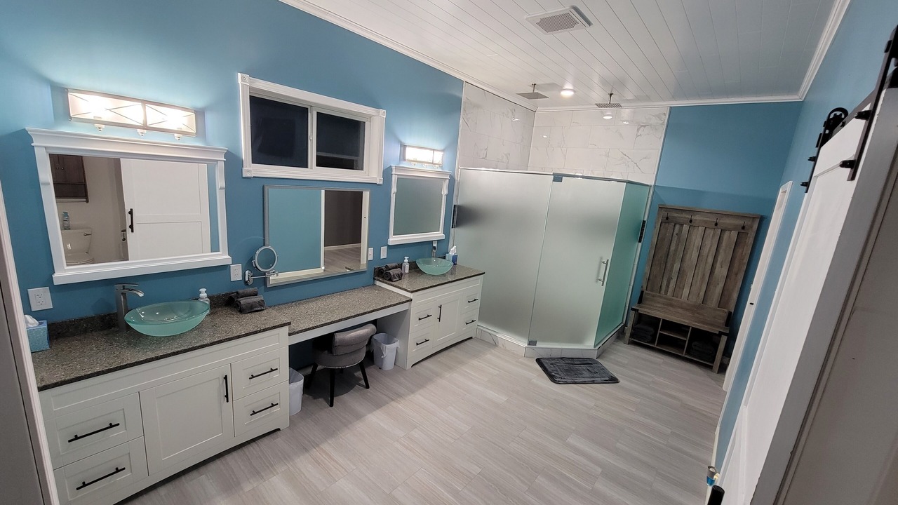 Photo of Bathroom in Longville