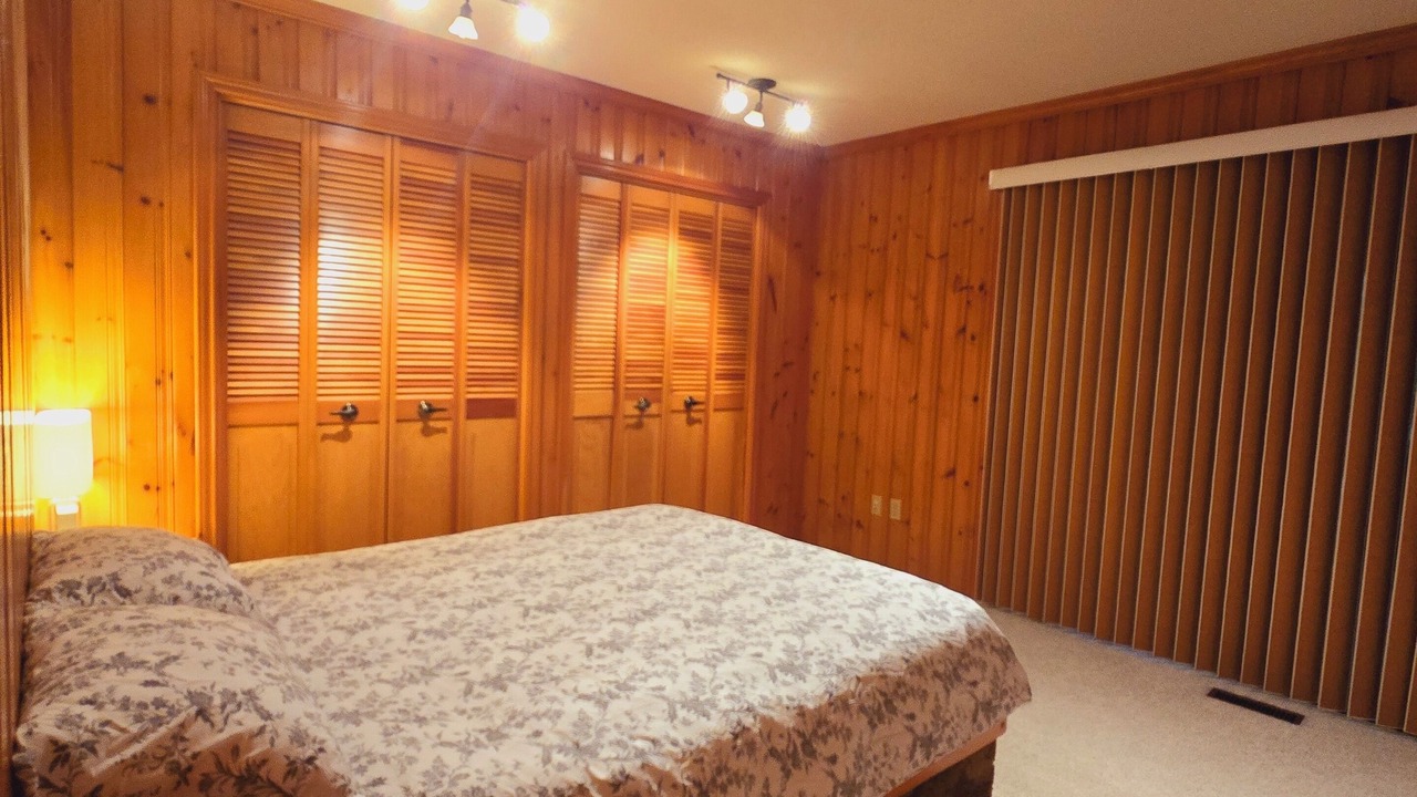 Photo of Bedroom in Grand Bend